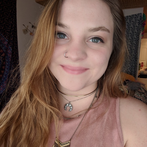 Meet your Posher, Anna - Picture 1 of 5